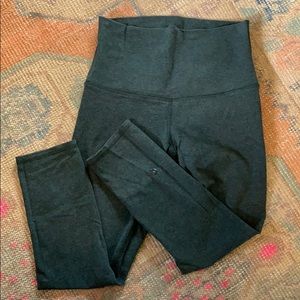 Lululemon Wunder Under high rise crop